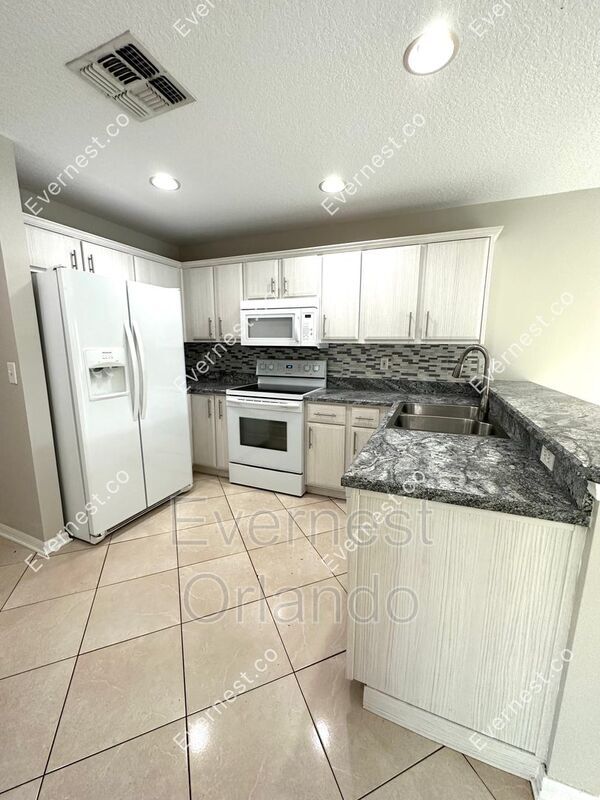 Foto del edificio - 2277 Heathwood Cir