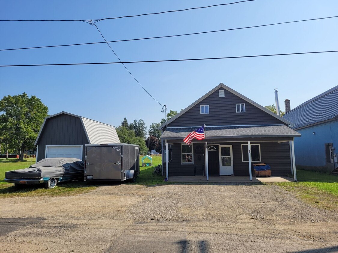 5 bedroom, 2.5 bathroom home on over HALF House Rental in