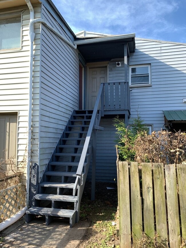 Building Photo - 143-145 N West St