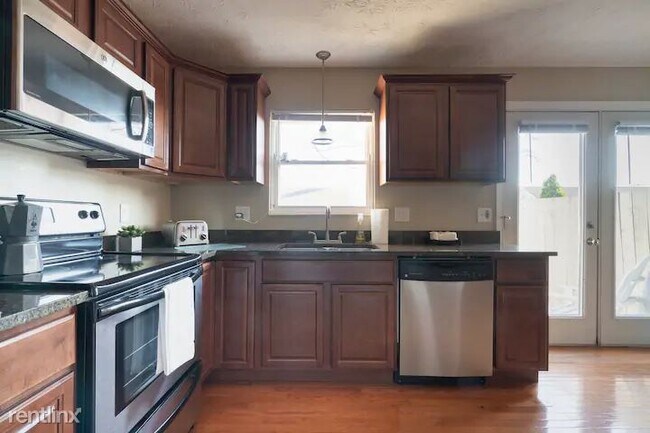 Building Photo - 2 br, 2 bath Townhome - 7868 Meadowhaven Blvd