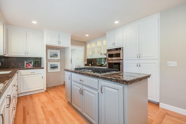 Building Photo - 2461 Plummer Ave