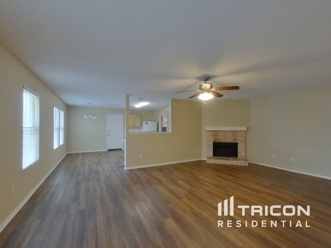Building Photo - 537 Linacre Dr