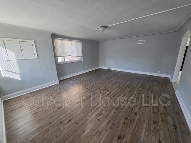 Foto del edificio - 2207 W Laskey Rd