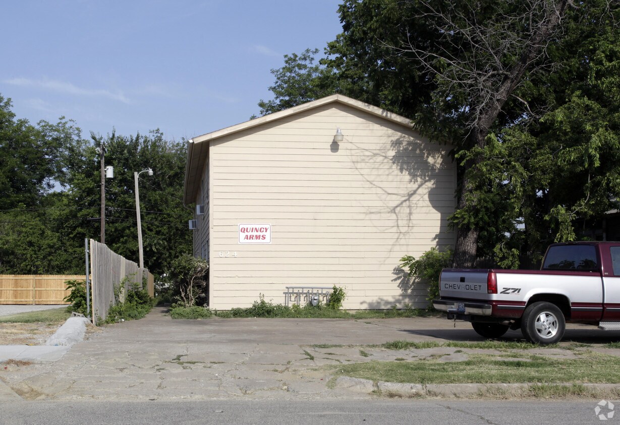 Building Photo - Quincy Arms