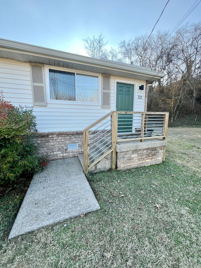 Building Photo - 312 Moss Rose Ct