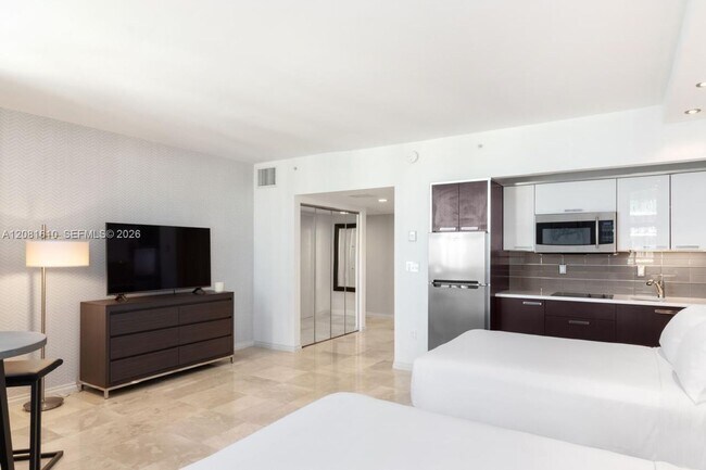 Building Photo - 17375 Collins Ave