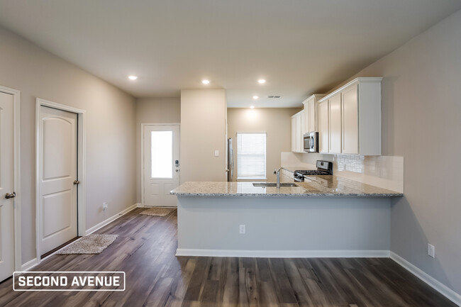 Building Photo - 2100 Jeanine Dr