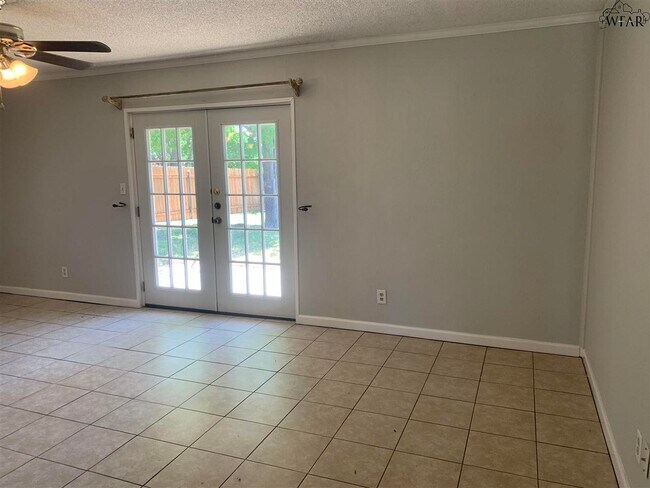 Building Photo - 6709 Melrose Dr