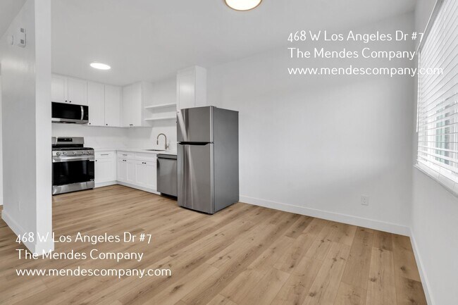Foto del edificio - 468-72 W Los Angeles Dr