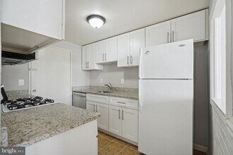 Building Photo - 4600 Duke St