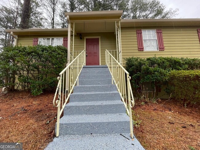 Building Photo - 2596 Woodland Dr NW