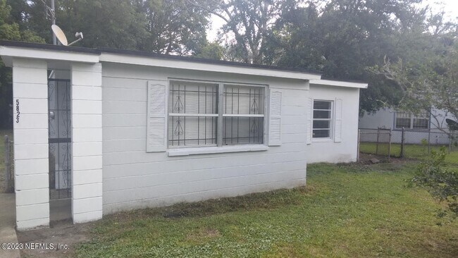 Building Photo - 5823 Iris Blvd