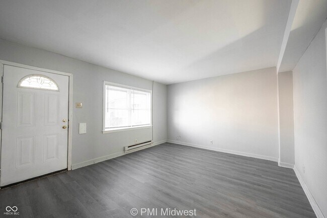 Building Photo - 3725 N Sherman Dr