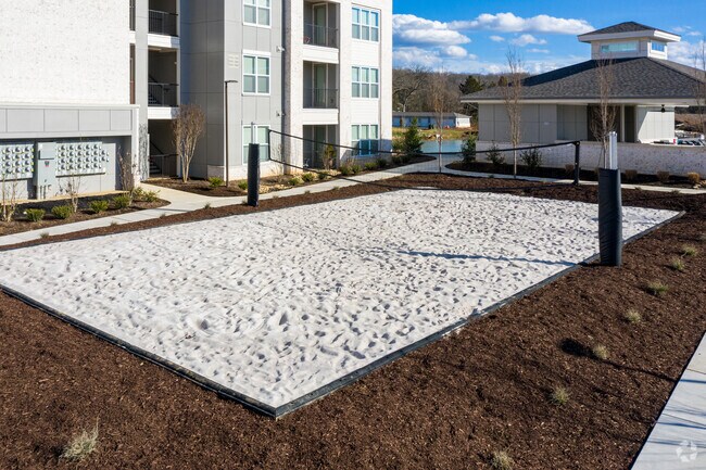 Building Photo - Crescent Ebenezer