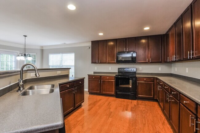 Foto del edificio - 6539 Guard Hill Dr