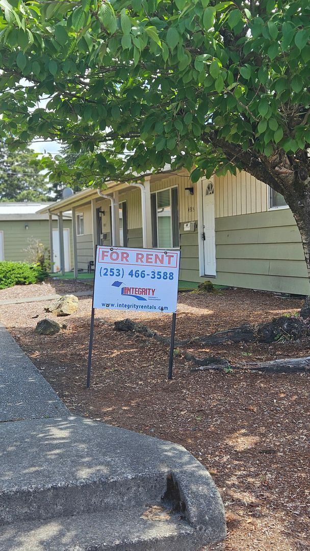 Foto del edificio - Beautiful Tacoma duplex 2bd 1 bath w/ 1 car garage