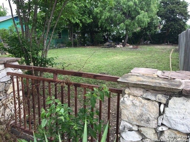 Foto del edificio - 622 Muncey-