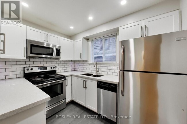 Building Photo - 100 Kildonan Dr