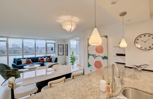 Photo du bâtiment - 1300 Pacific Blvd