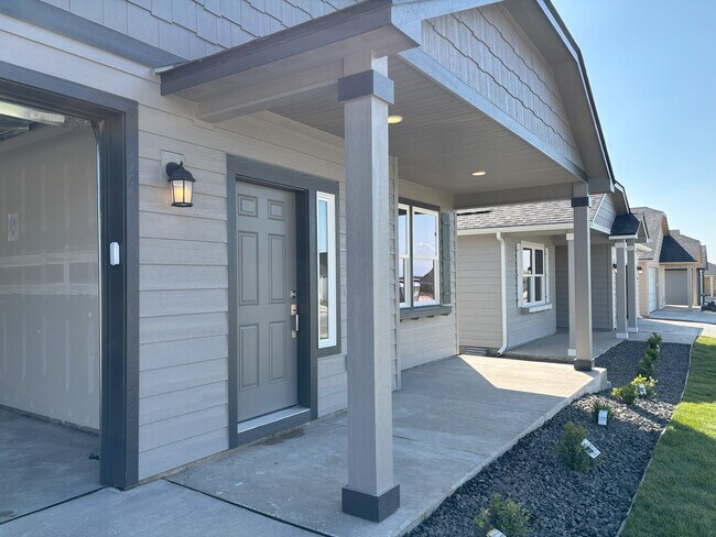 Foto del edificio - 2227 W Jay Ave