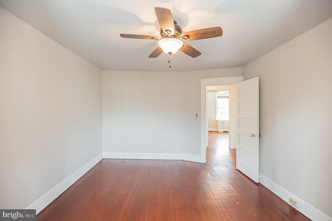 Building Photo - 704 W 28th St