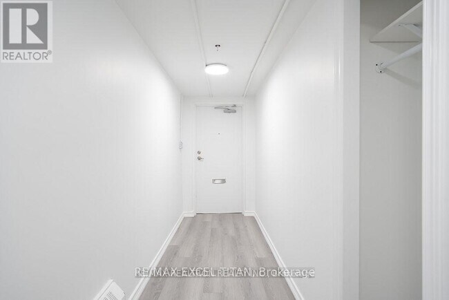 Photo du bâtiment - 2255 Weston Rd