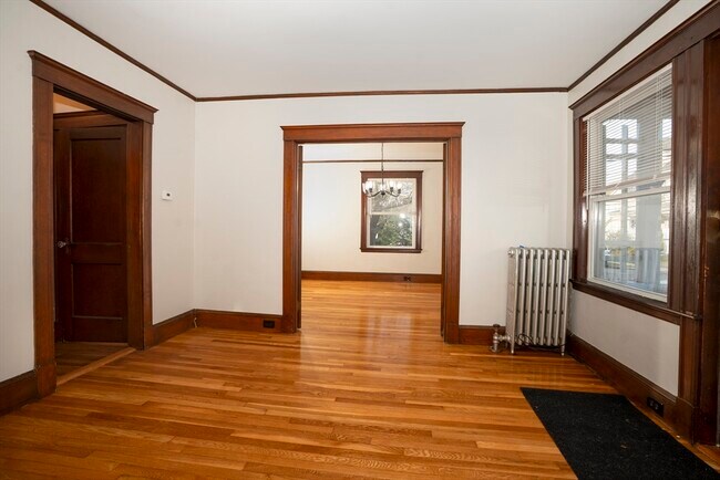 Foto del edificio - 72 Merrymount Rd