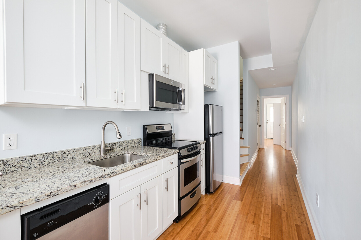 Primary Photo - 1305 H St NE