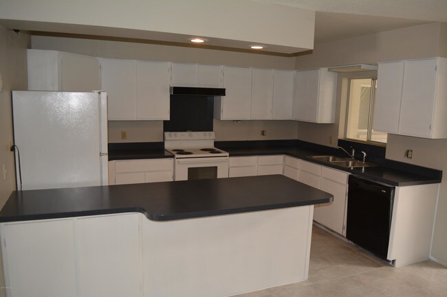 Foto del edificio - 7813 E Diamond St