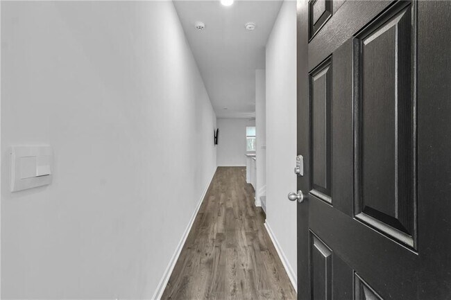 Building Photo - 1560 Gray Br Dr