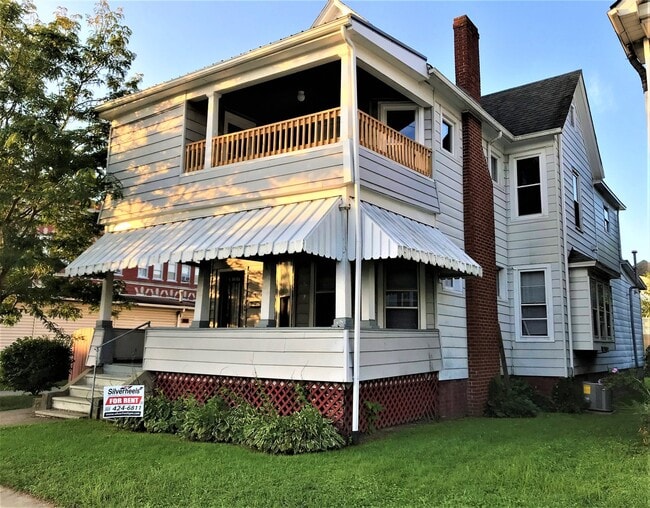 Building Photo - 1110 19th St