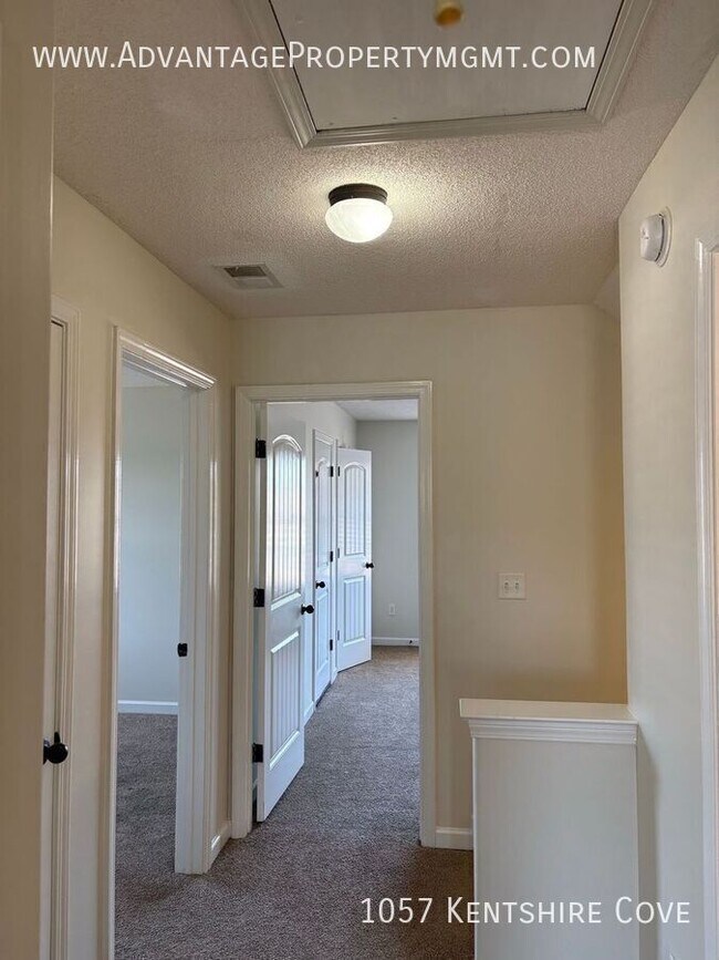 Building Photo - 1057 Kentshire Cove