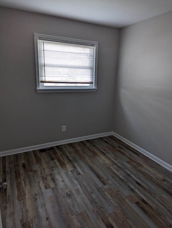 Building Photo - 1613 Elrino St