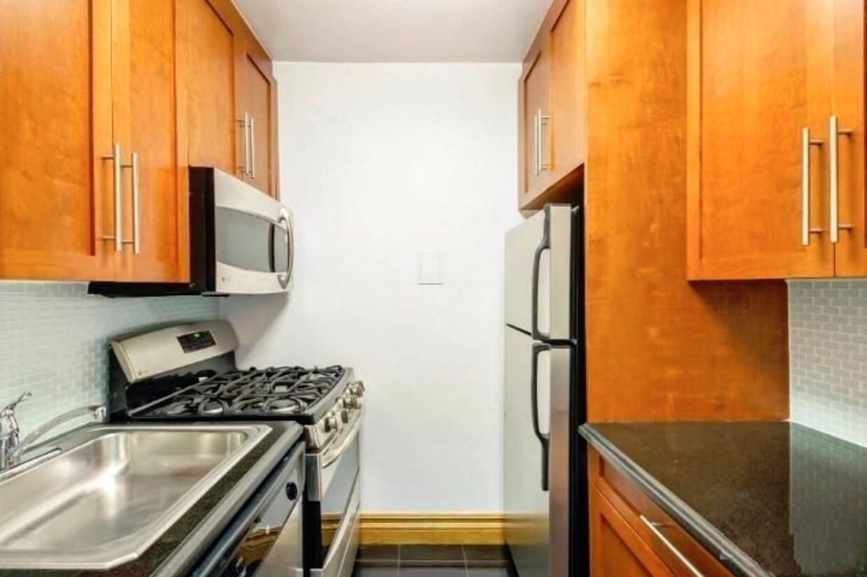 200 East 71st Street New York 200 E 71st St, New York, NY 10021 - 200 E 71st St New York, NY 10021