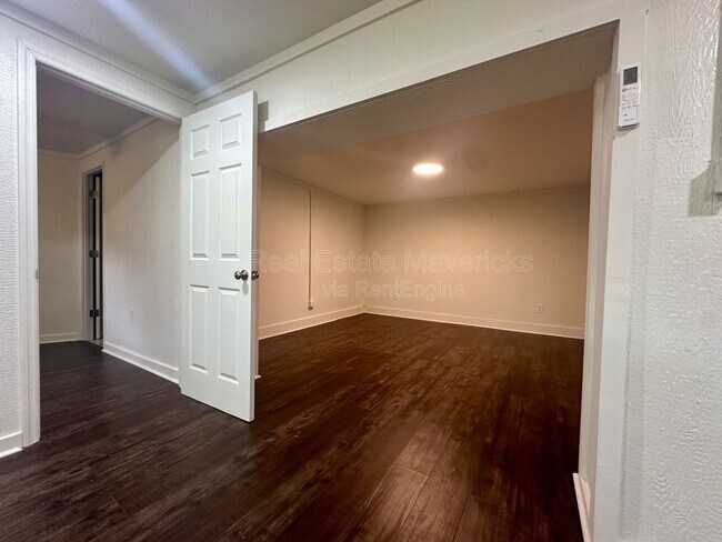 Foto del edificio - 5640 Hwy 41