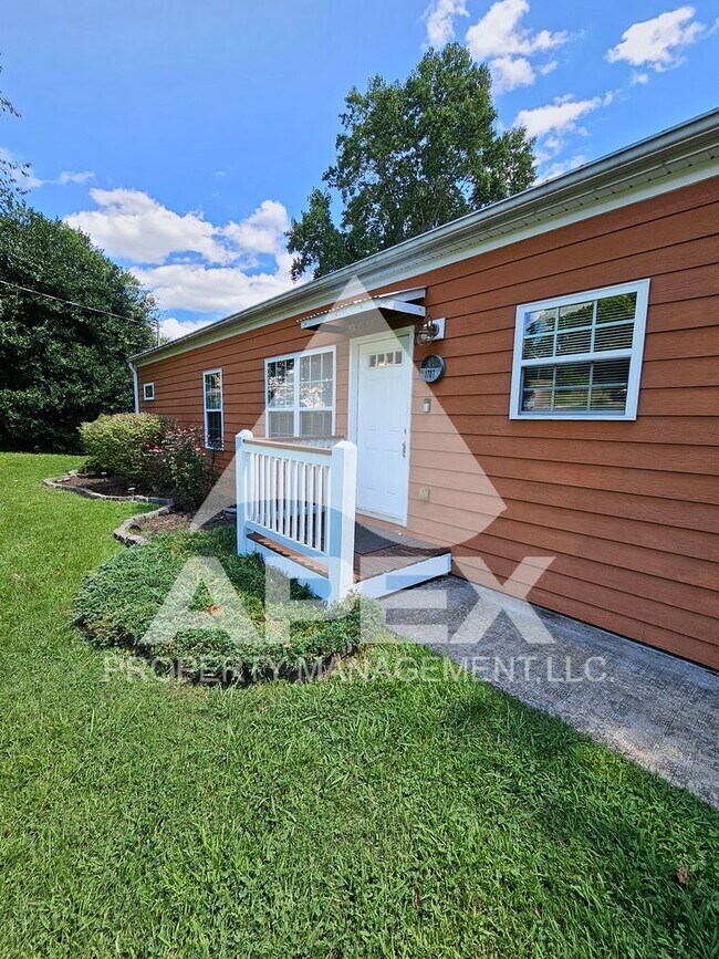 Foto del edificio - Contemporary Ranch Style 3Bd – 2Ba Single ...