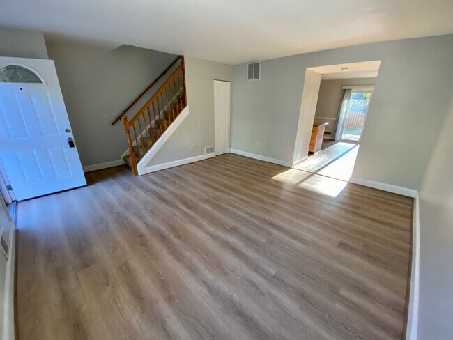Foto del edificio - Ready Now! 3 bedroom Townhouse in Annapolis!