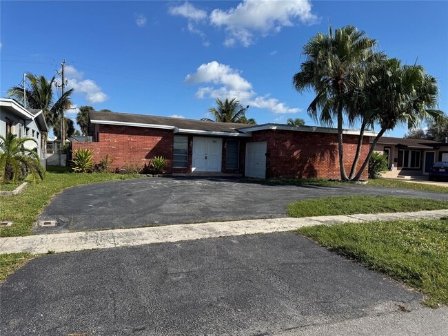 Building Photo - 2000 NW 91st Way