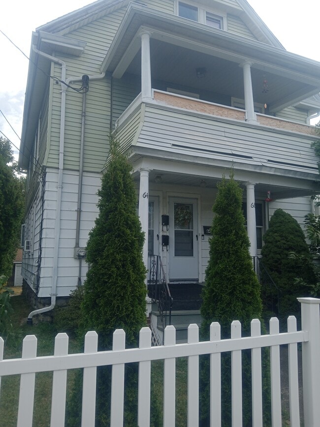 Building Photo - 66 Williams St