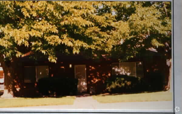 Building Photo - 5750 Garfield Ave