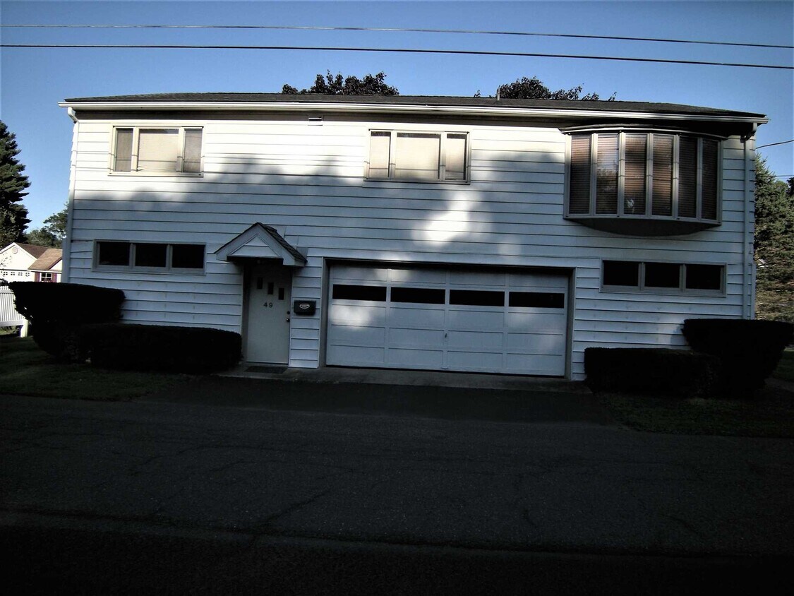 49 N Parsonage St, Rhinebeck, NY 12572 House for Rent in Rhinebeck