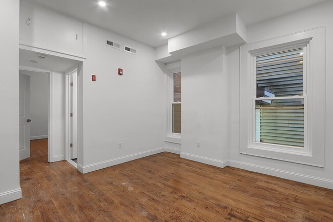 Building Photo - 57 Trumbull St