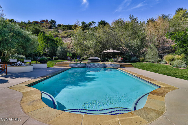 Building Photo - 26608 Mont Calabasas Dr