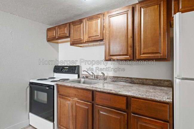 Building Photo - 1108 W 12th Ave
