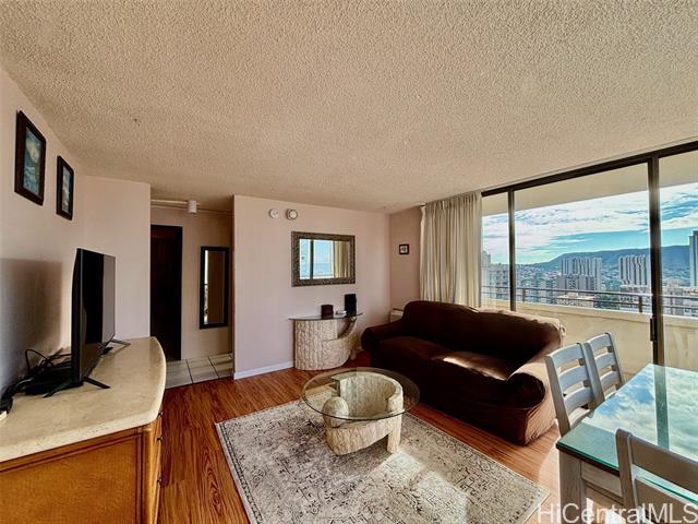 Foto del edificio - 2410 Cleghorn St