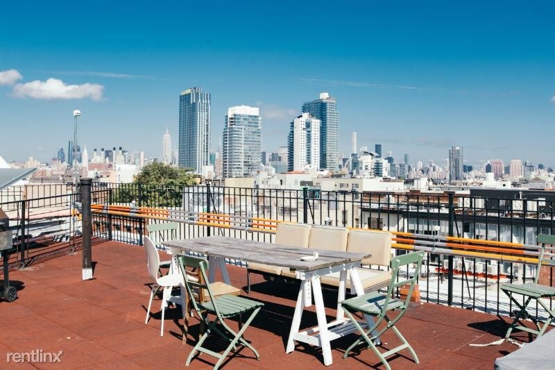 Foto principal - 294 Bedford Ave