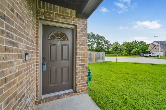 Foto del edificio - Offered by Precision Realty & Management, LLC!!