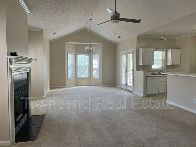 Foto del edificio - 824 Sage Creek Ln
