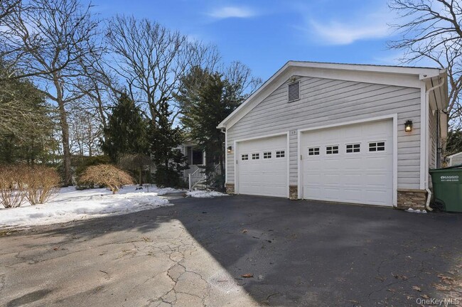 Building Photo - 19 Howell Pl