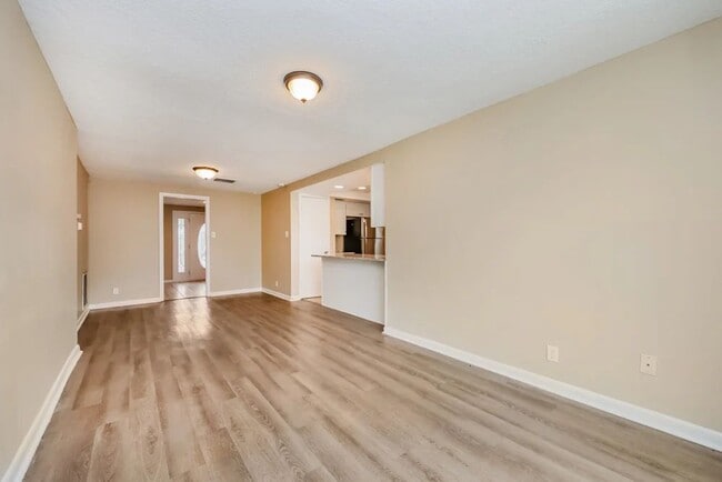 Foto del edificio - 1701 Village Ct